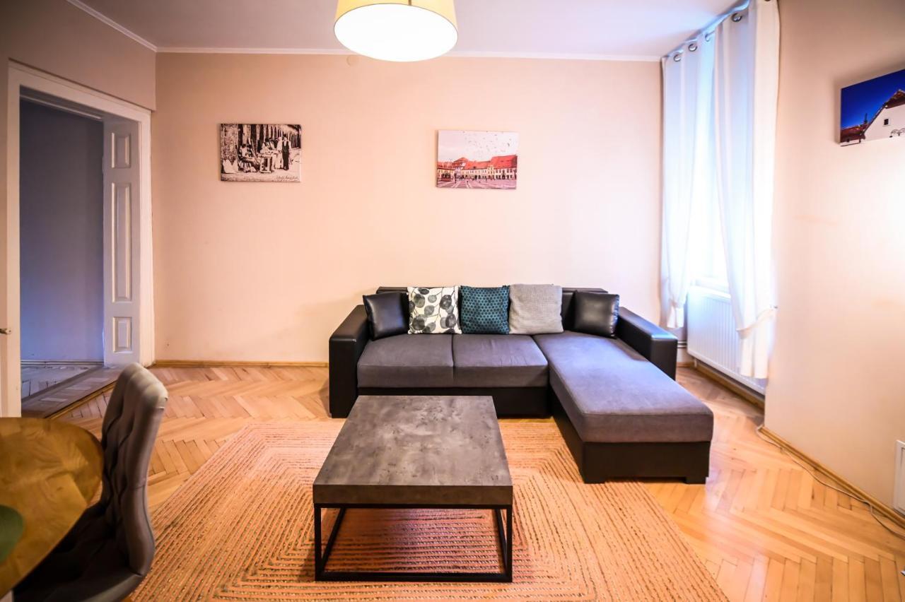 Jules' Sunny, Spacious And Central Apartment Sibiu Exteriér fotografie