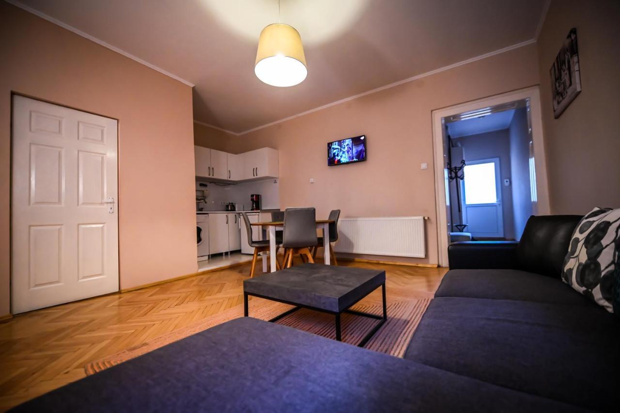 Jules' Sunny, Spacious And Central Apartment Sibiu Exteriér fotografie