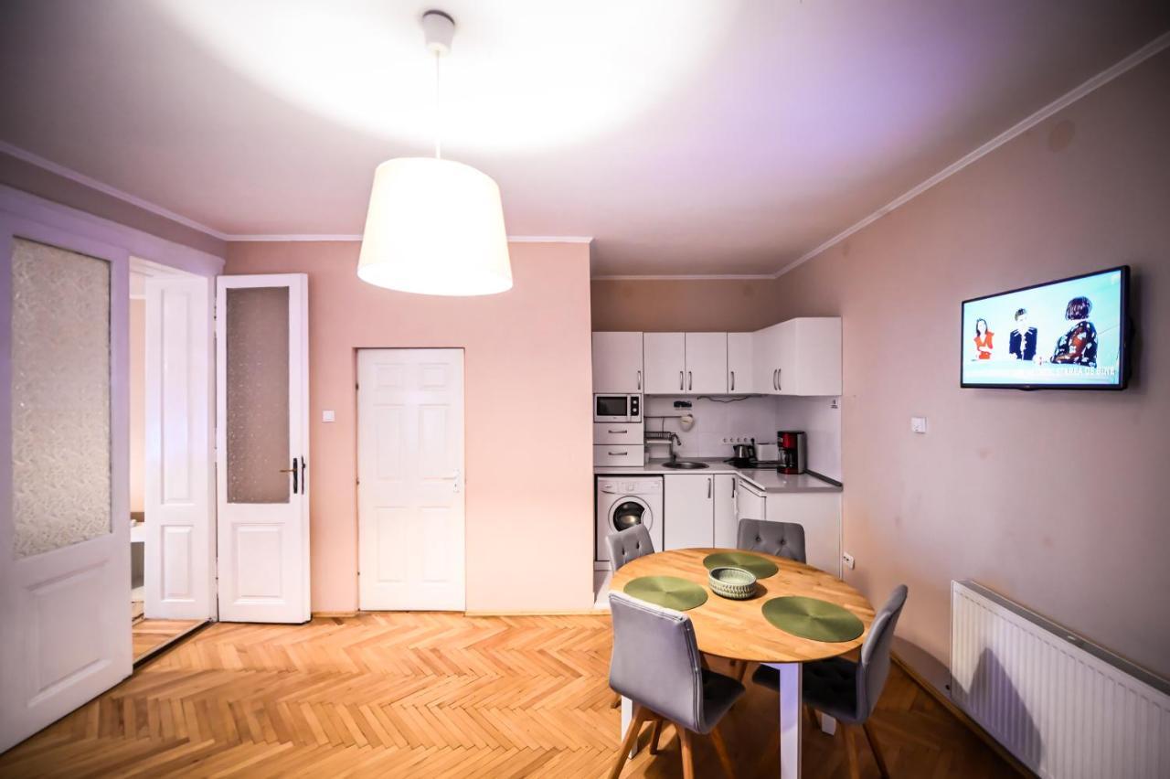 Jules' Sunny, Spacious And Central Apartment Sibiu Exteriér fotografie